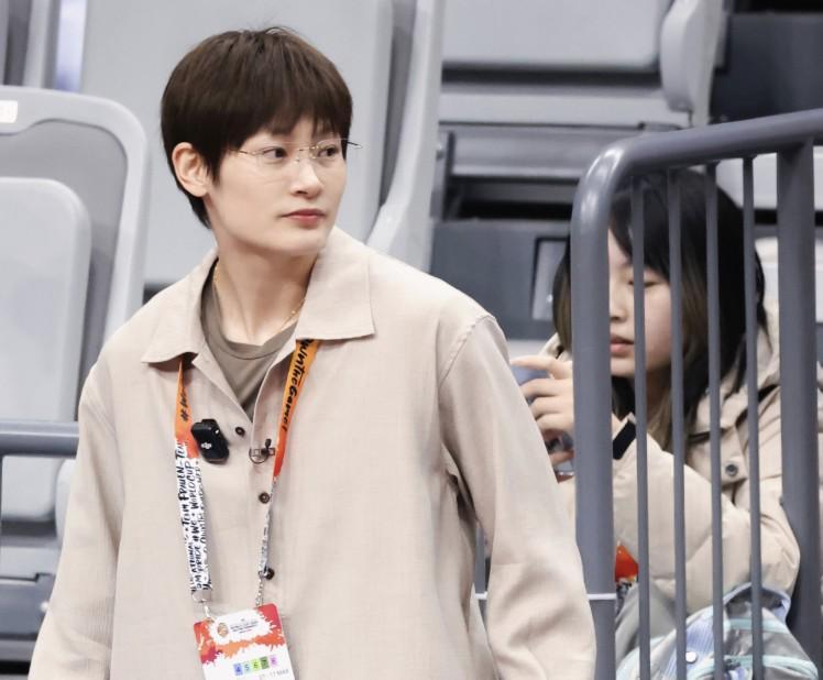 福利彩票开奖结果-媒体人：杨力维谈国家队集训的言论有风险，可能会动一些人的蛋糕